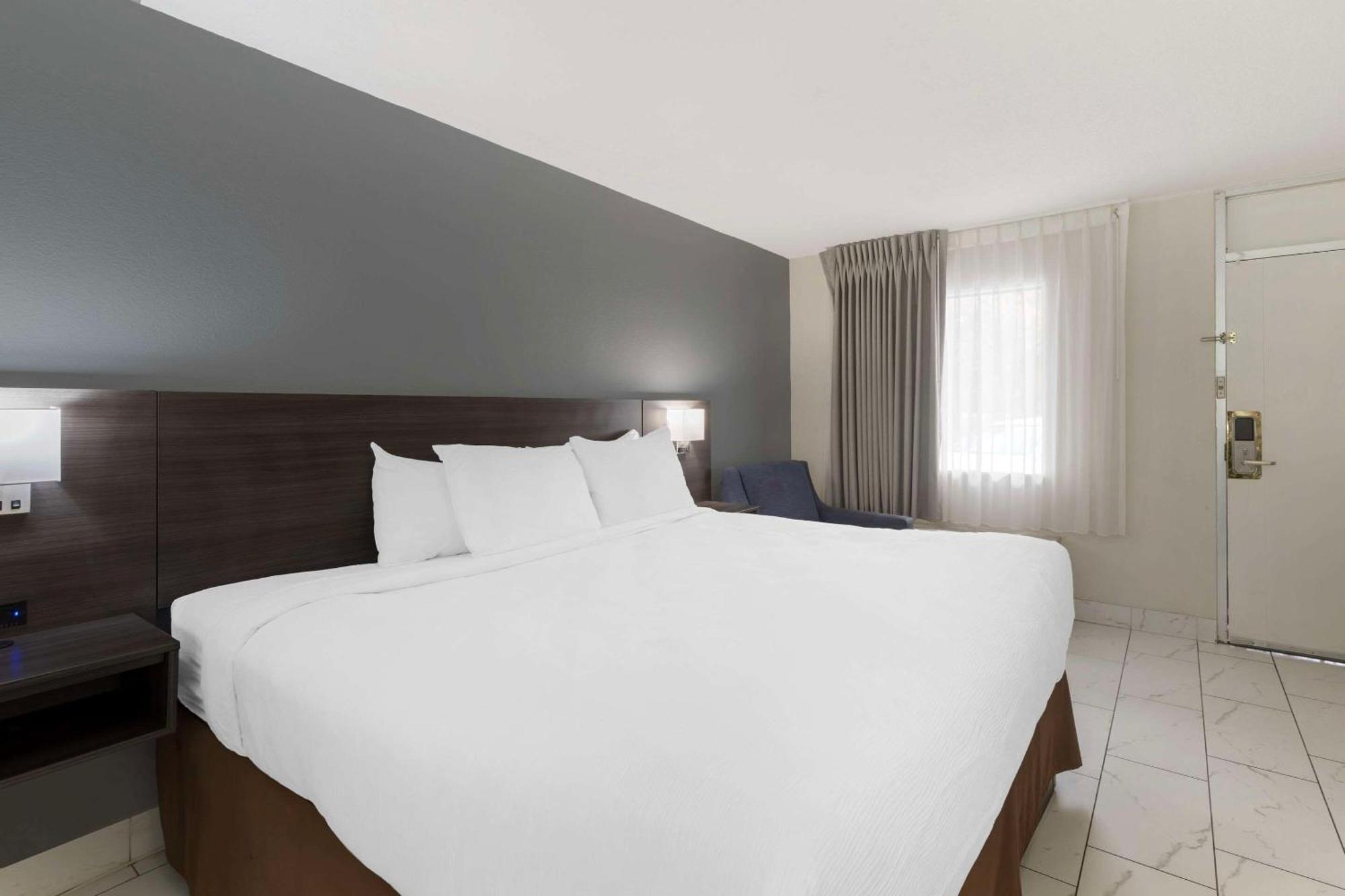 Downtown Inn & Studio Suites Мемфис Экстерьер фото