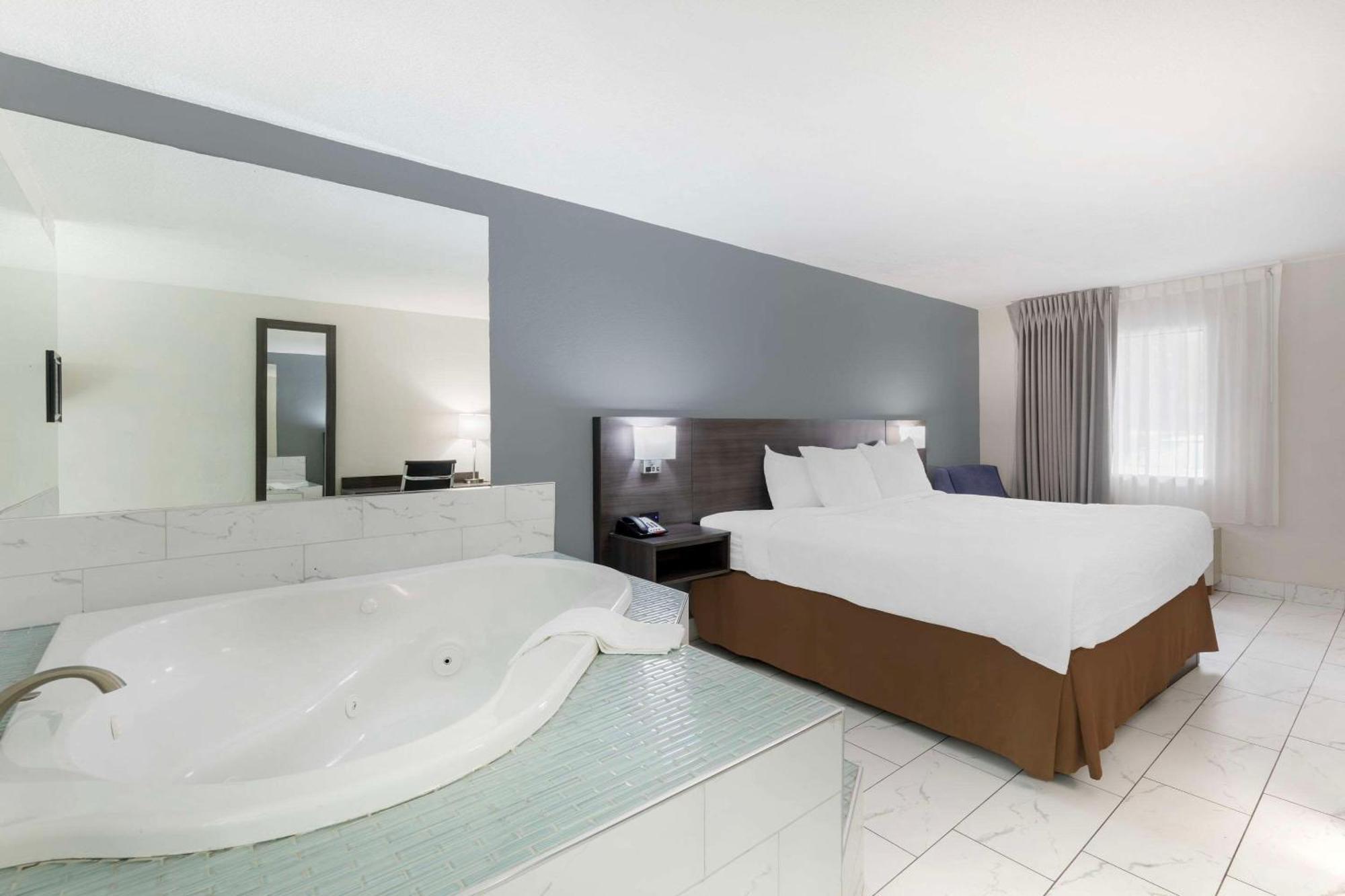 Downtown Inn & Studio Suites Мемфис Экстерьер фото