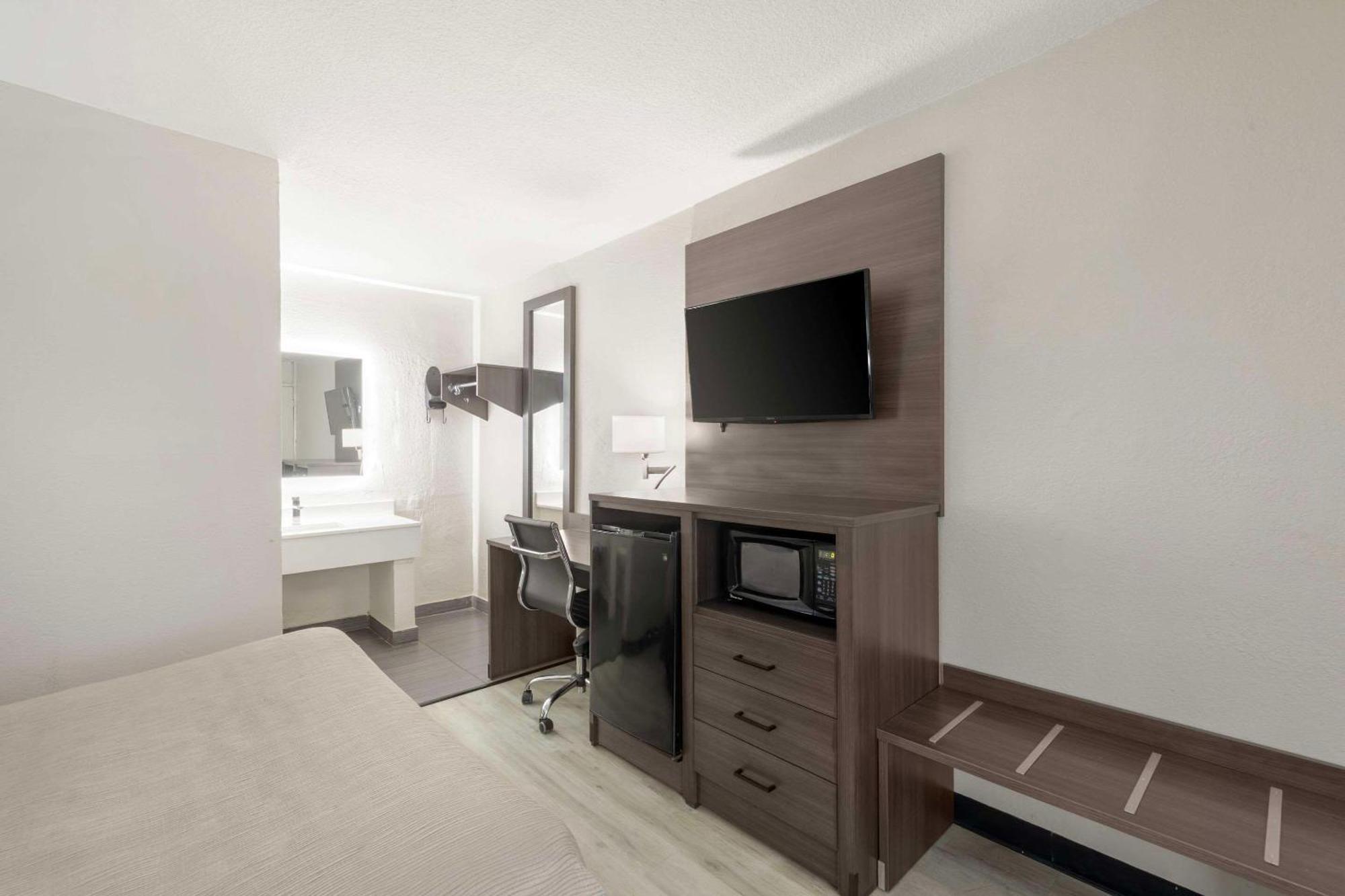 Downtown Inn & Studio Suites Мемфис Экстерьер фото